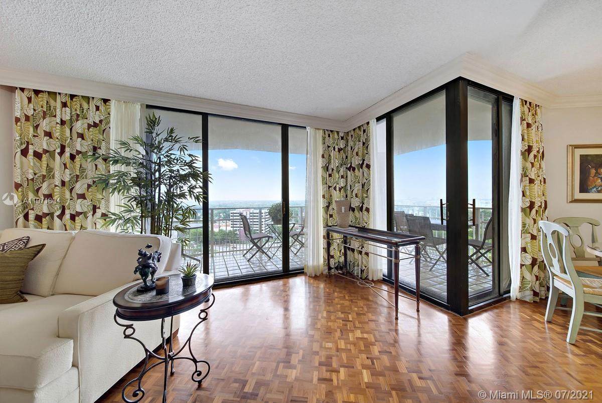 2000 Towerside Ter - Photo 1