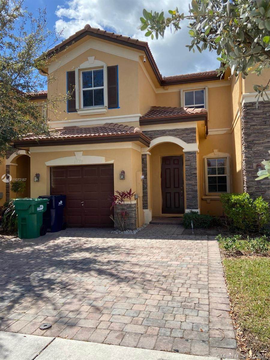 8728 113th Ct - Photo 1