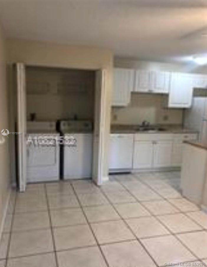629 Executive Center Dr - Photo 1