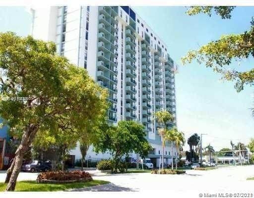 13499 Biscayne Blvd - Photo 1