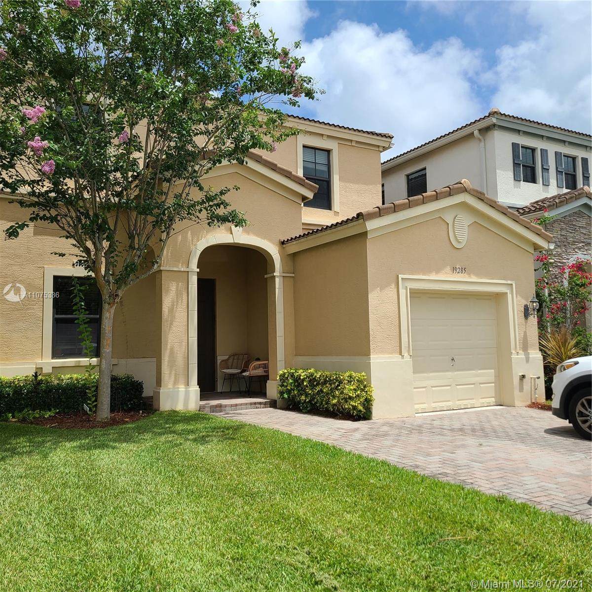 19285 8th Ct - Photo 1