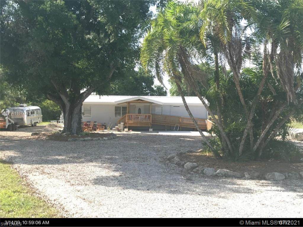 5901 State Road 80 - Photo 1