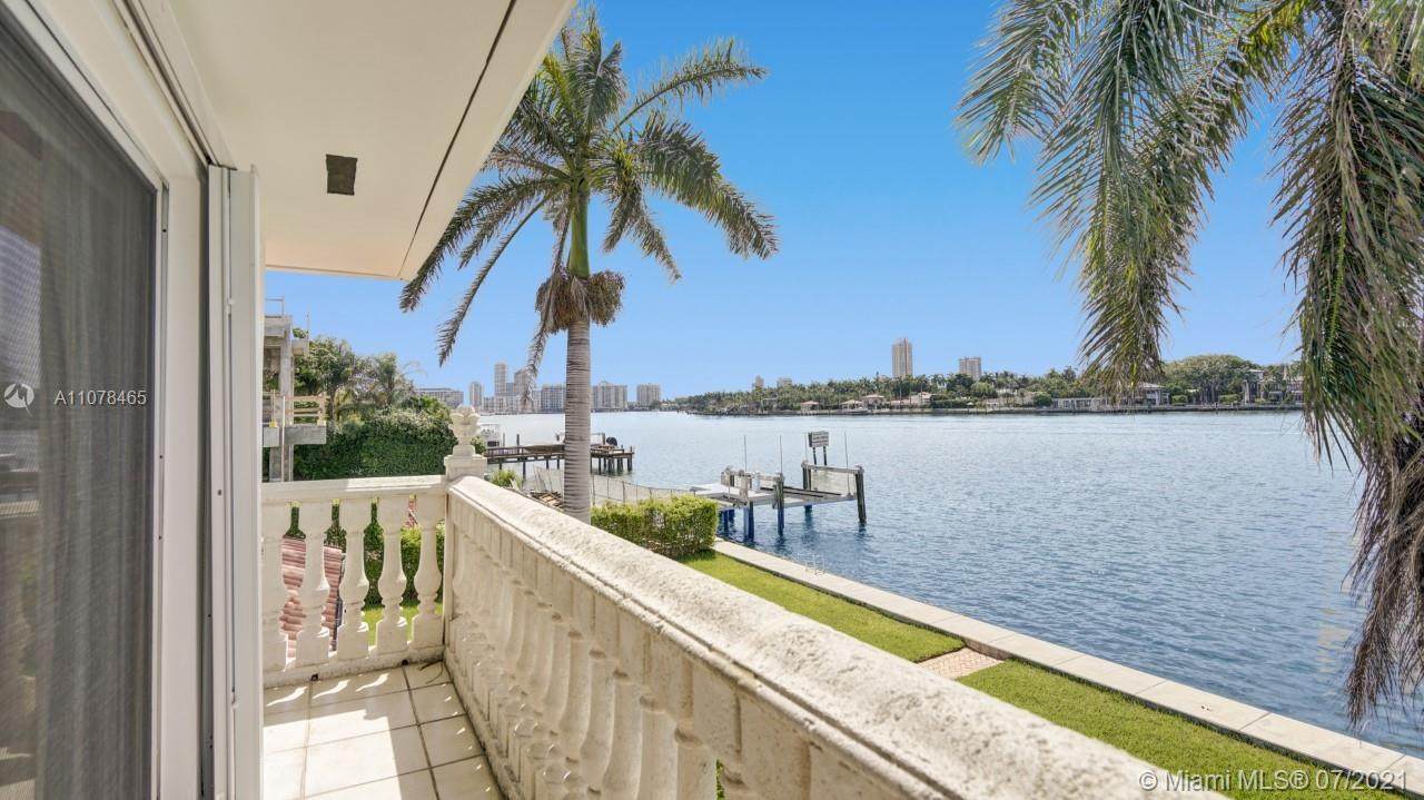 1600 Bay Dr - Photo 1
