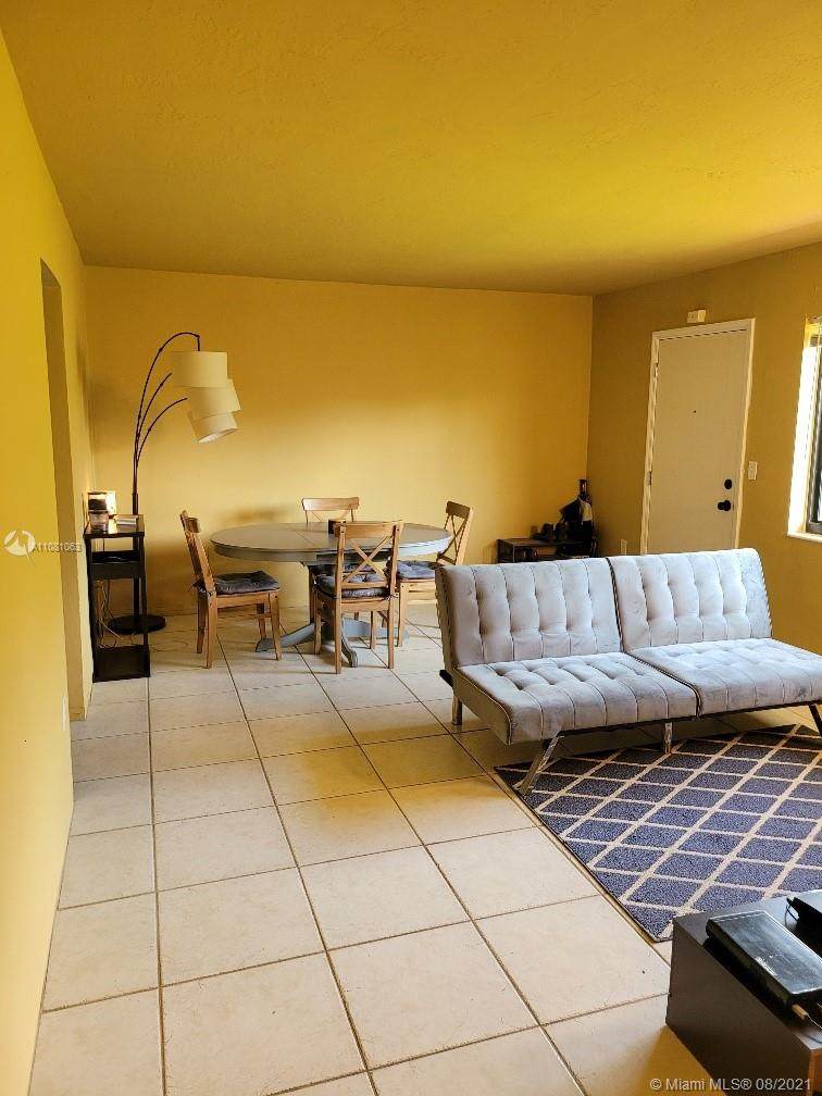 3240 Mary St - Photo 1