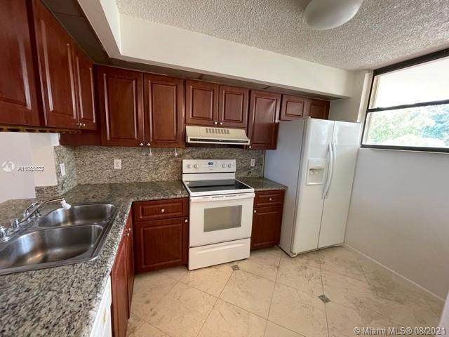 109 Lake Emerald Dr - Photo 1