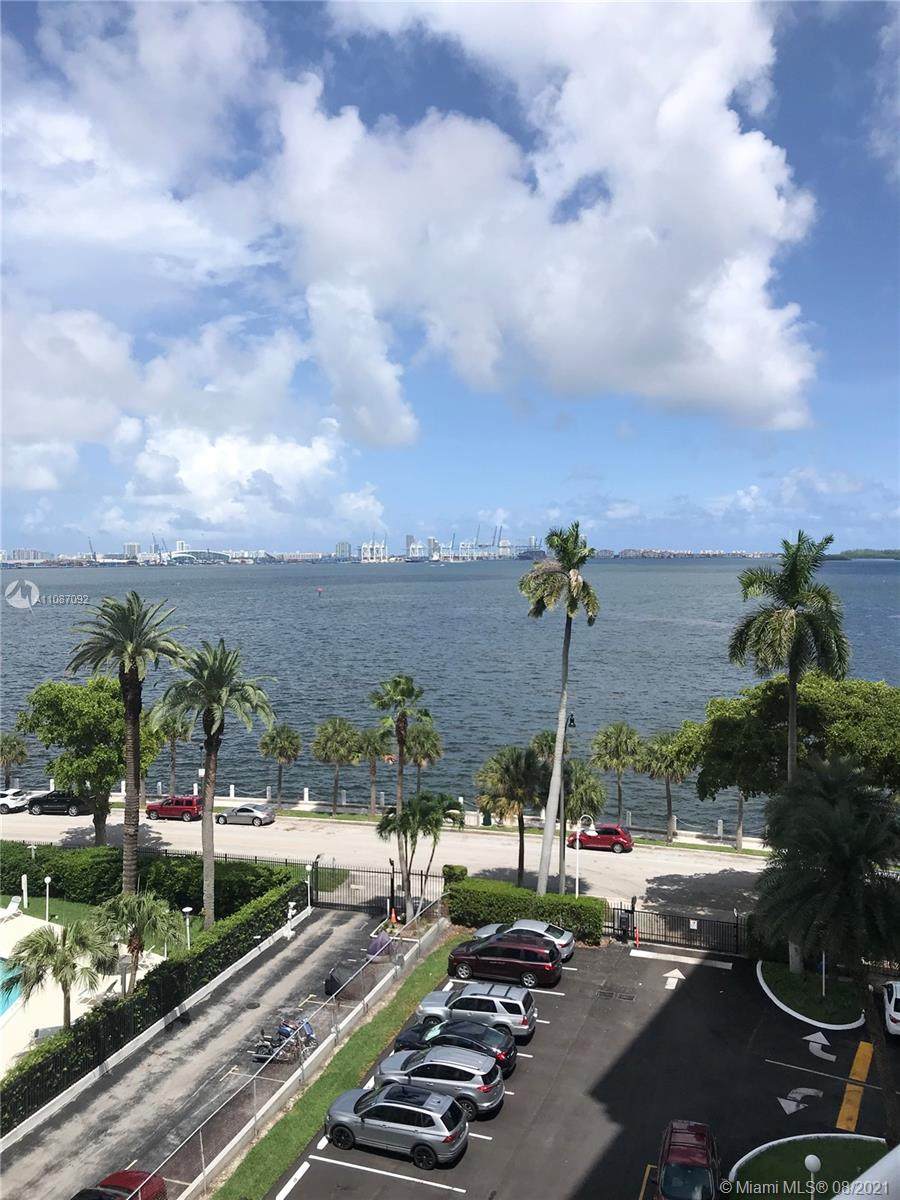 1420 Brickell Bay Dr - Photo 1