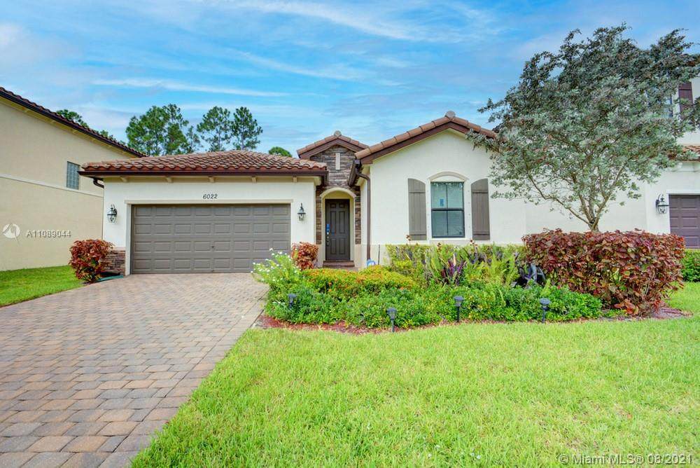 6022 Night Heron Court - Photo 1