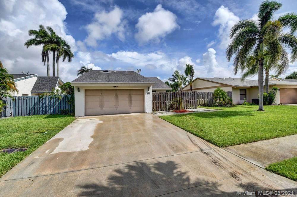81 Baytree Circle - Photo 1
