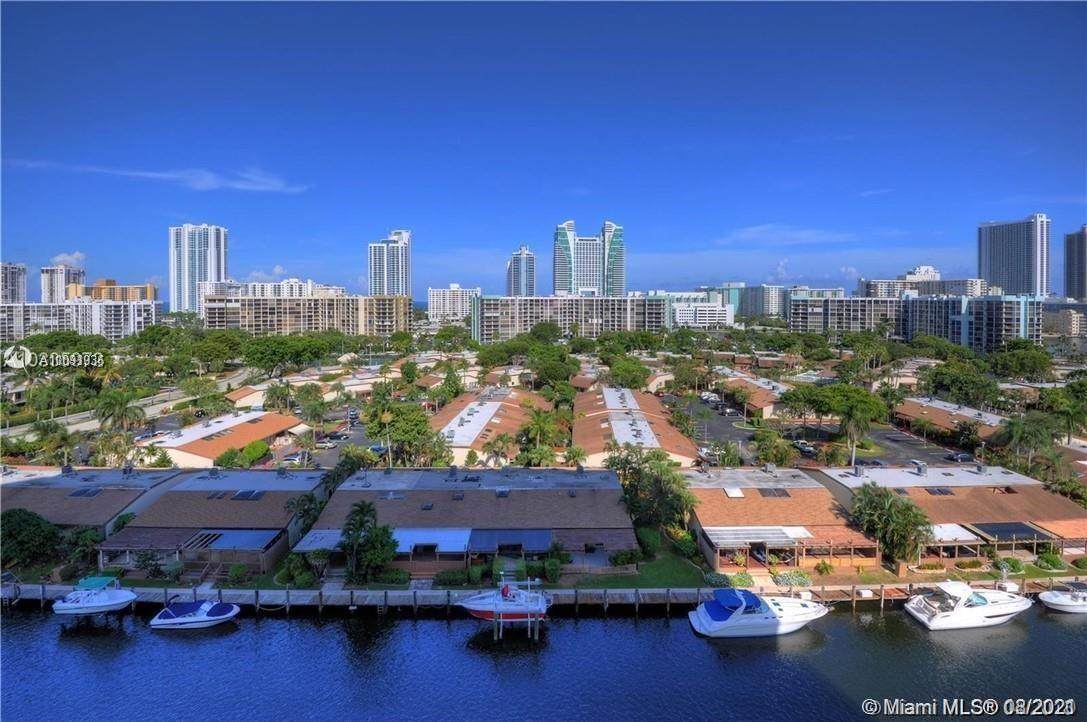 2500 Parkview Dr - Photo 1