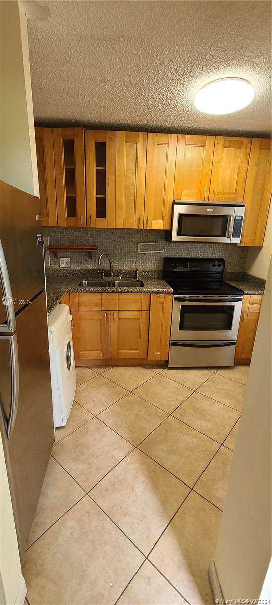 4011 University Dr - Photo 1
