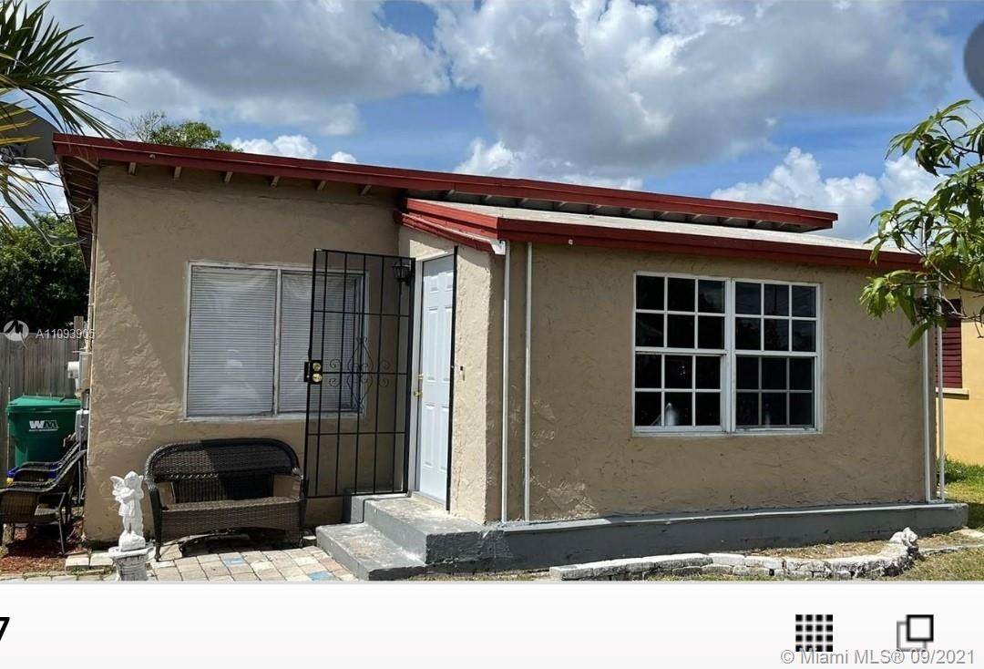 571 6th St - Photo 1