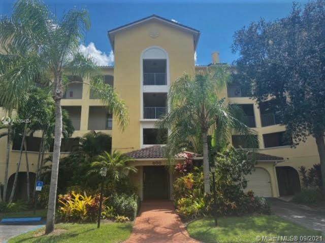 800 Uno Lago Dr - Photo 1