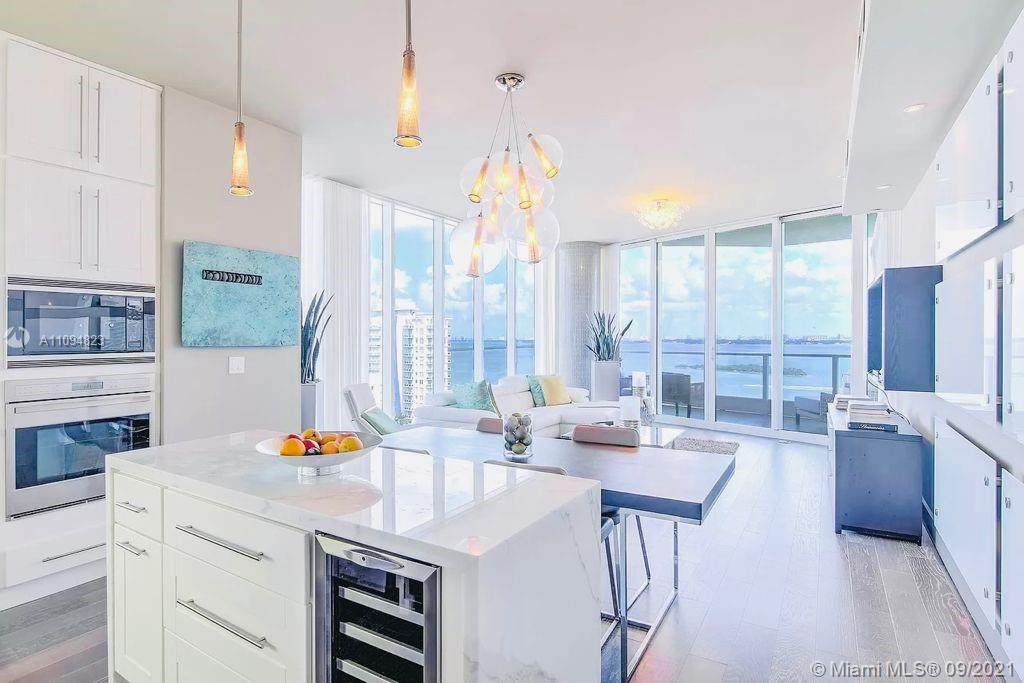 2020 Bayshore Dr - Photo 1