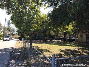 47 60th Ter - Photo 1