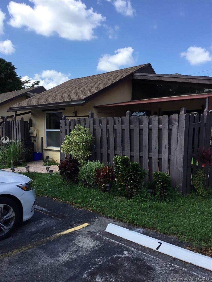 495 Briarwood Cir - Photo 1