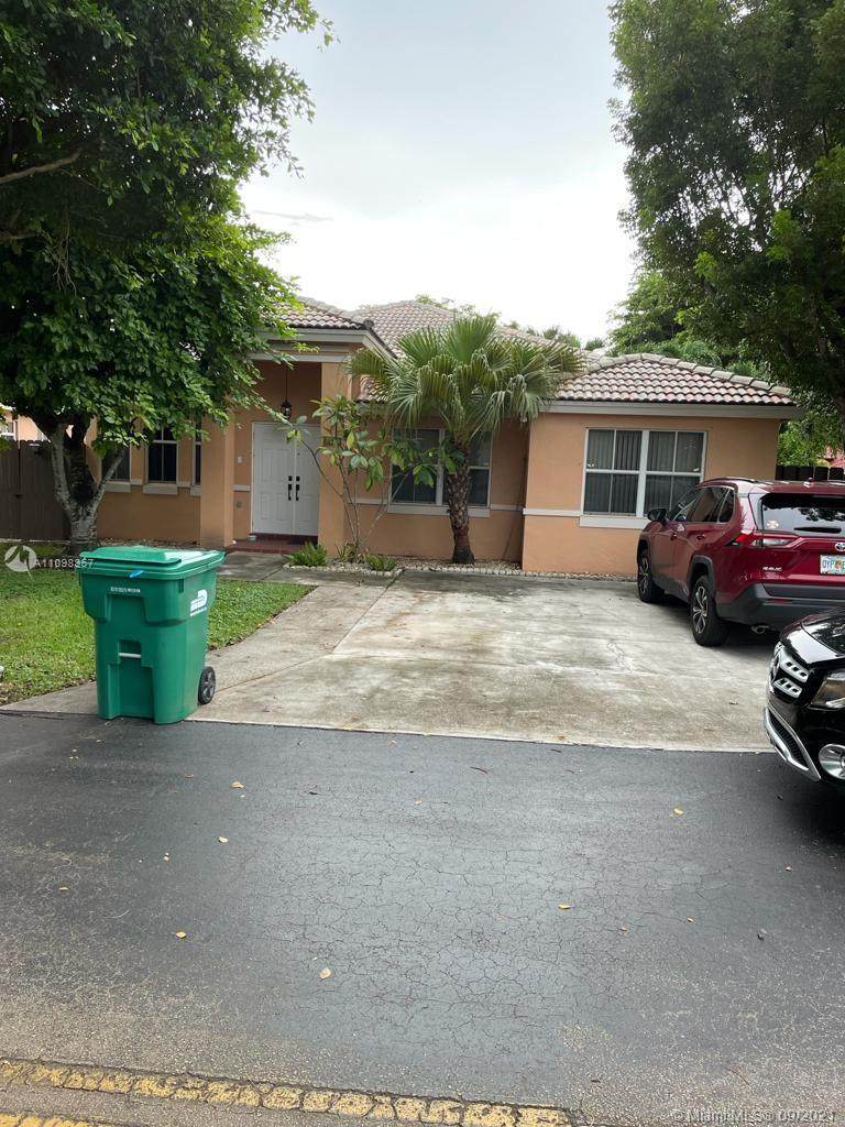 8382 163rd Ct - Photo 1