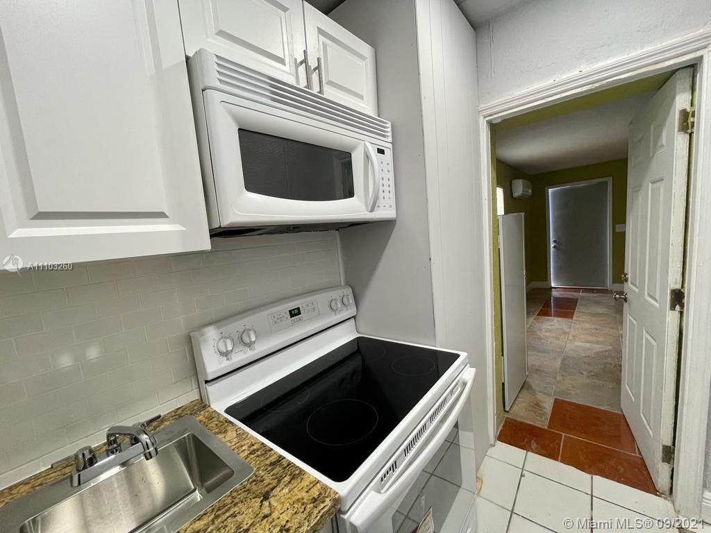 1157 32nd St - Photo 1