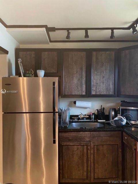 631 Jefferson Ave - Photo 1