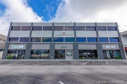 2727 Oakland Park Blvd - Photo 1