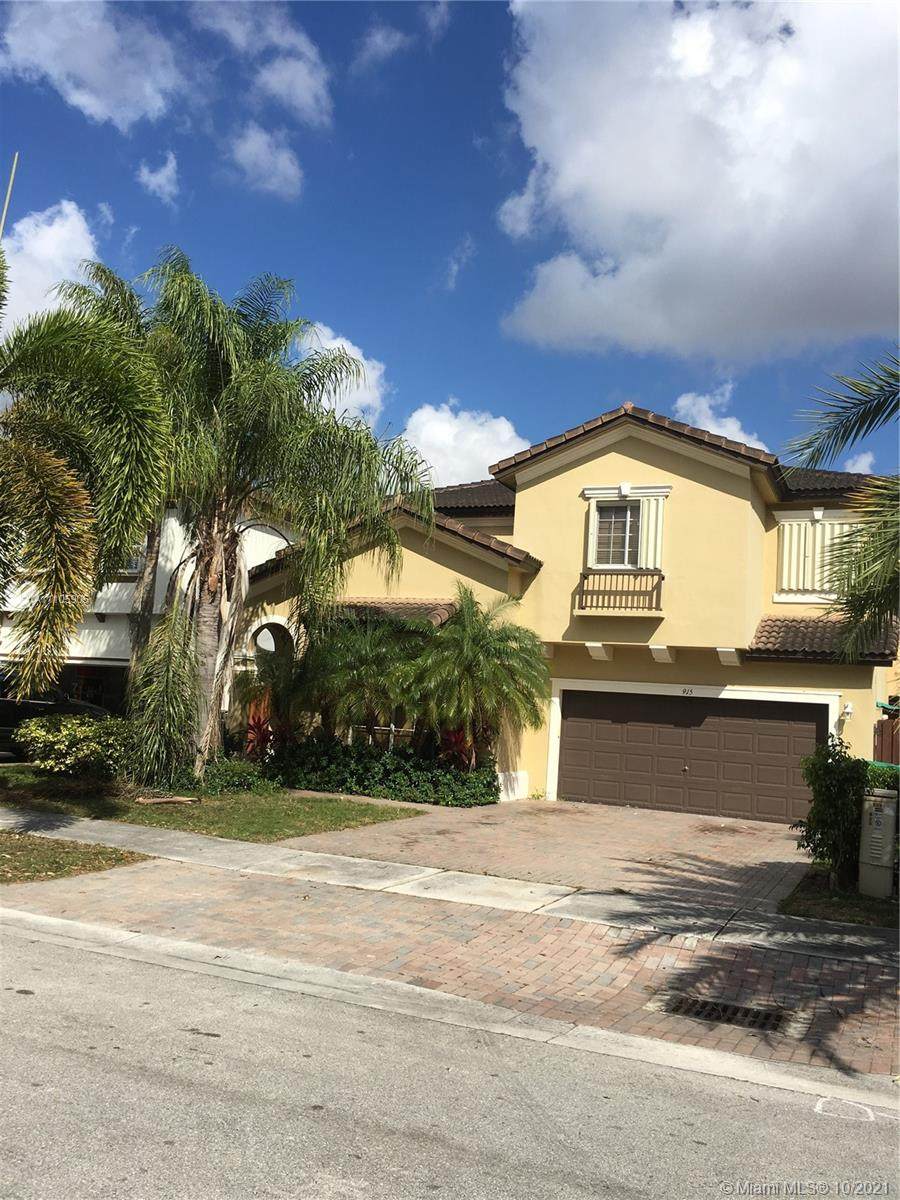 915 155th Ct - Photo 1