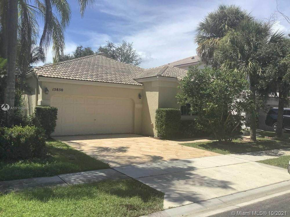 15850 11th Street - Photo 1
