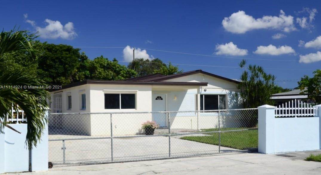 736 3 St - Photo 1