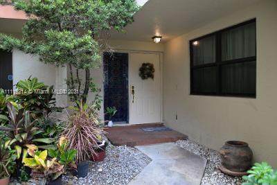 3205 Old Oak Ln - Photo 1