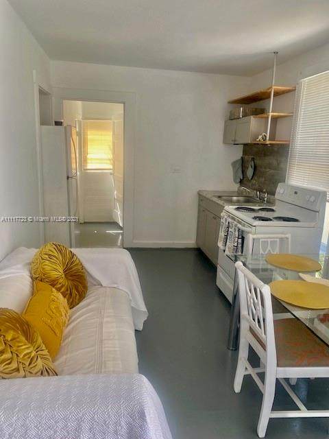 403 28th St - Photo 1