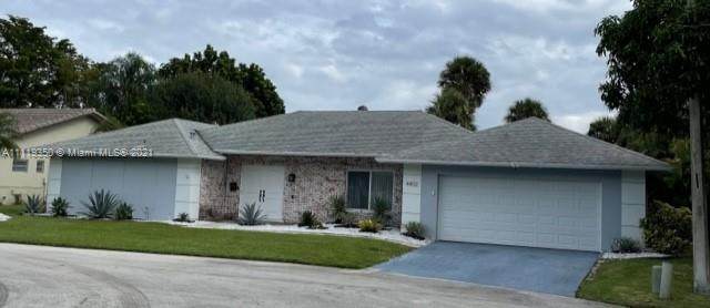 4402 Queen Palm Ln - Photo 1