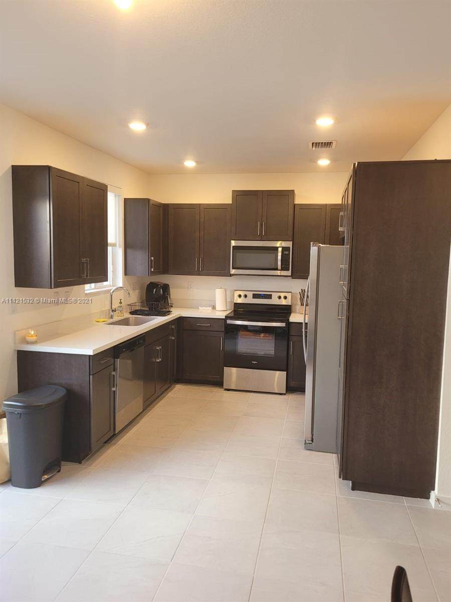 1051 23rd Ter - Photo 1