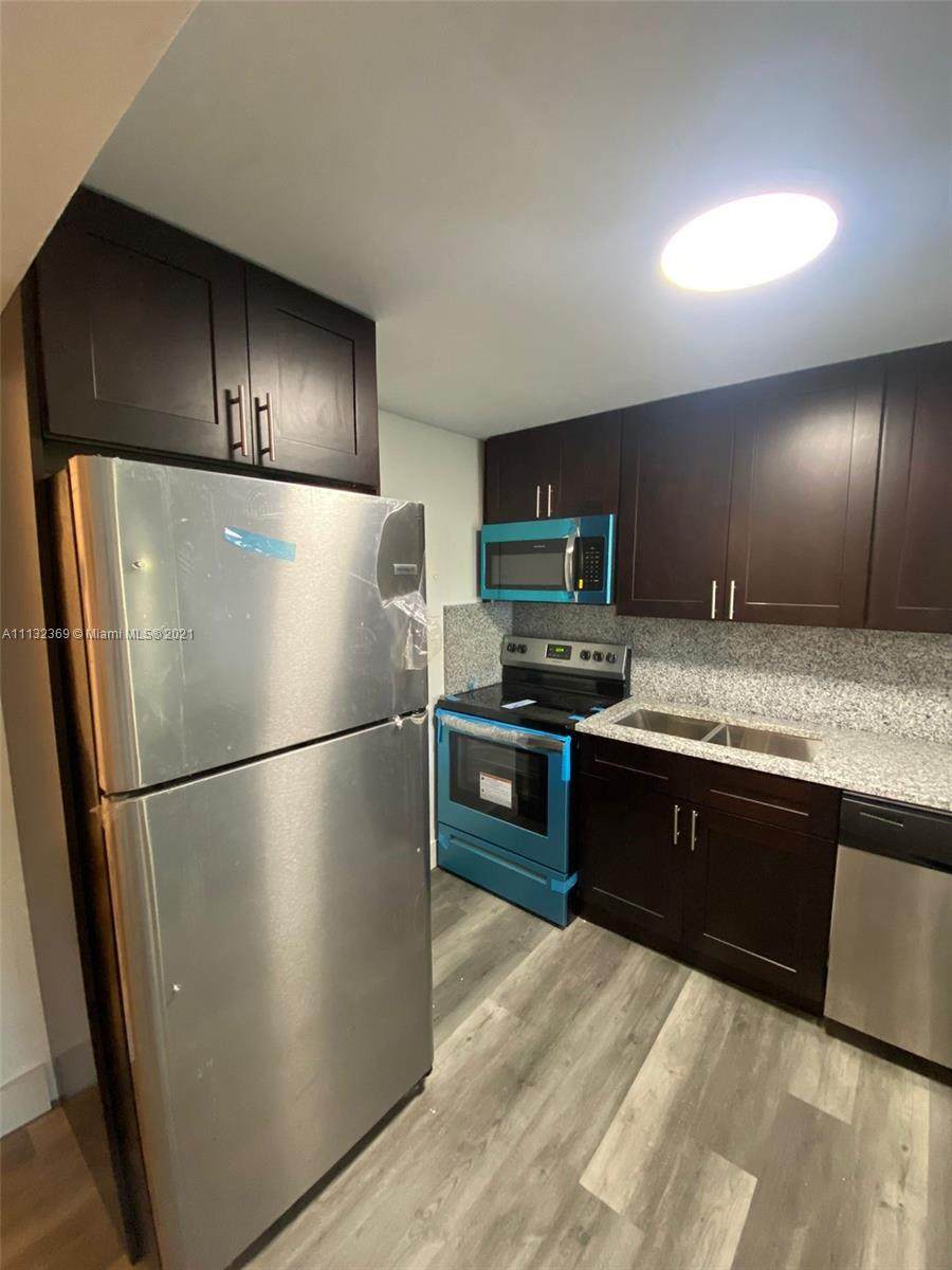 7100 17th St - Photo 1