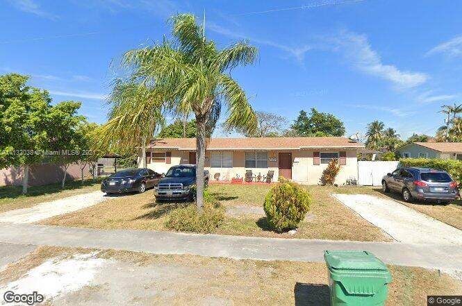 9601 36th St - Photo 1
