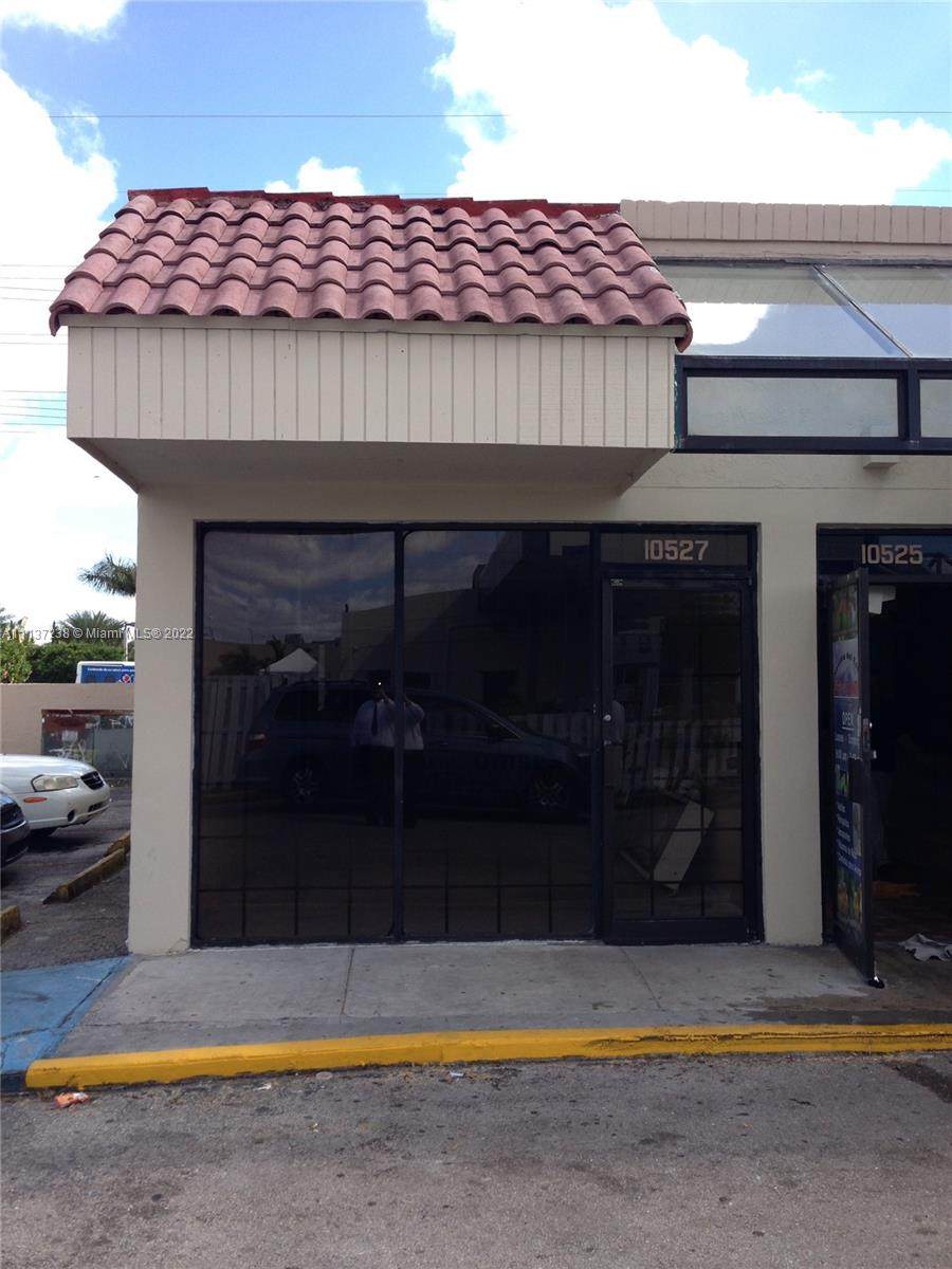 10527 40th St - Photo 1