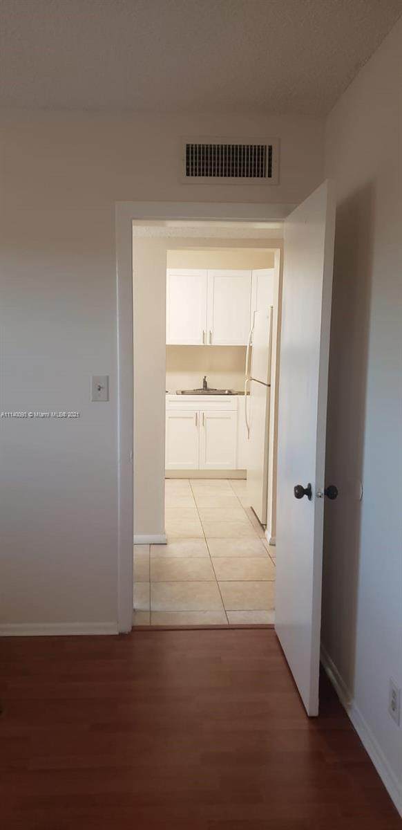 7901 Colony Cir S - Photo 1