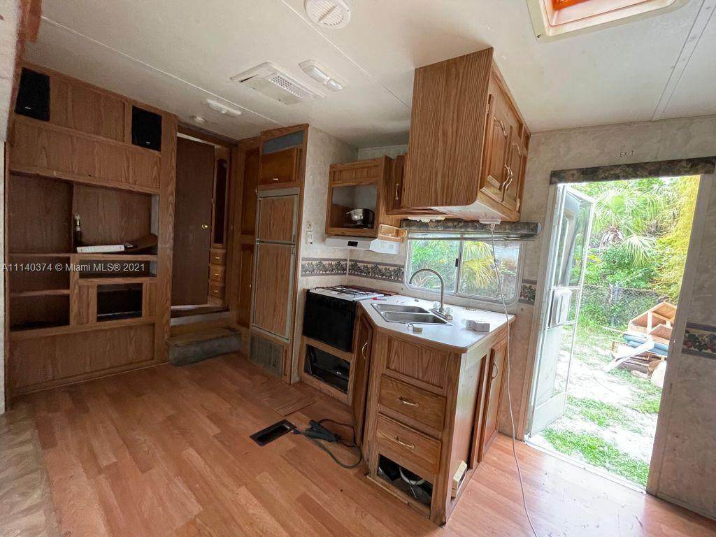 217 12th Ct - Photo 1