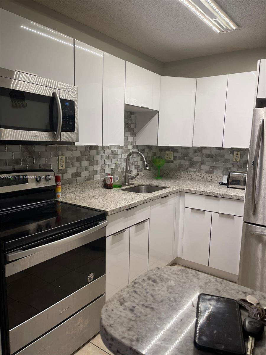 7115 179th St - Photo 1