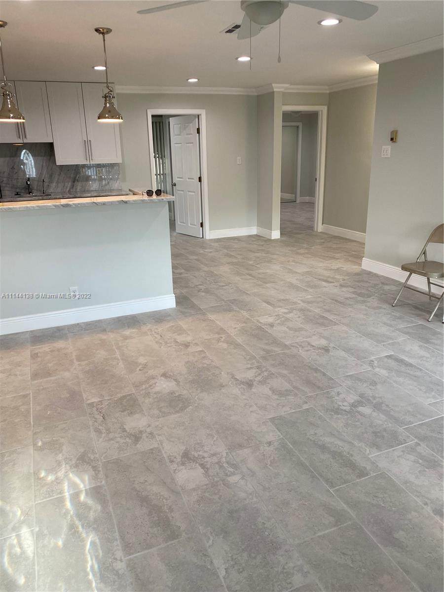 4809 49th Ct - Photo 1