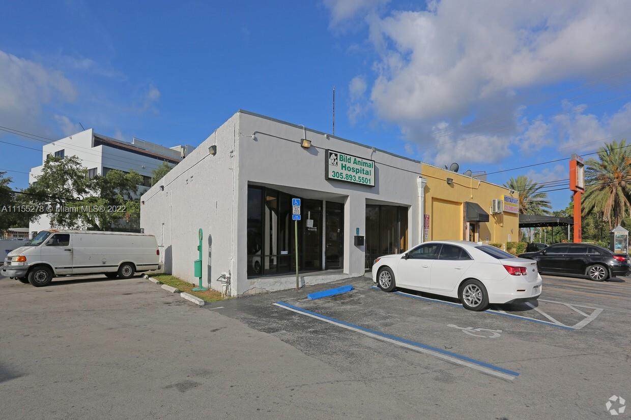 11099 Biscayne Blvd - Photo 1