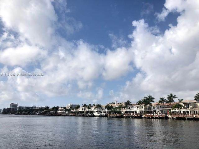 1400 Ocean Dr - Photo 1