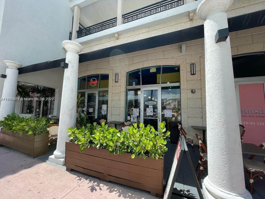 500 Pointe Dr - Photo 1