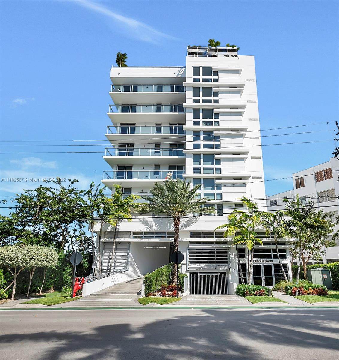 9901 Bay Harbor Dr - Photo 1