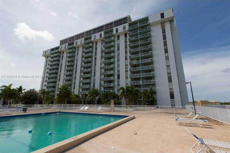 13499 Biscayne Blvd - Photo 1