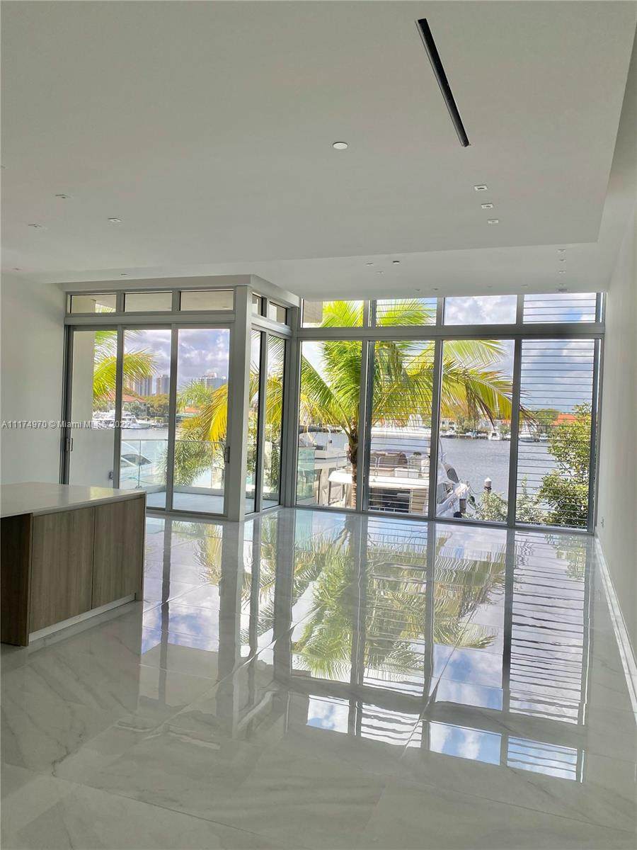 3750 Yacht Club Dr. - Photo 1
