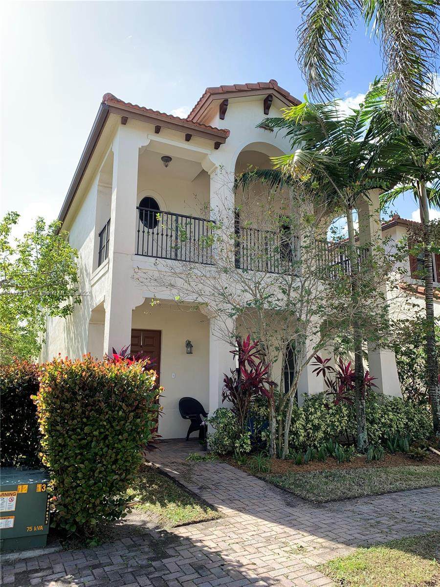 8286 39th Ct - Photo 1