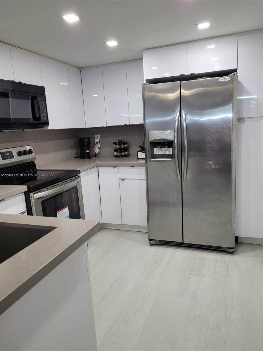 8616 156th Pl - Photo 1