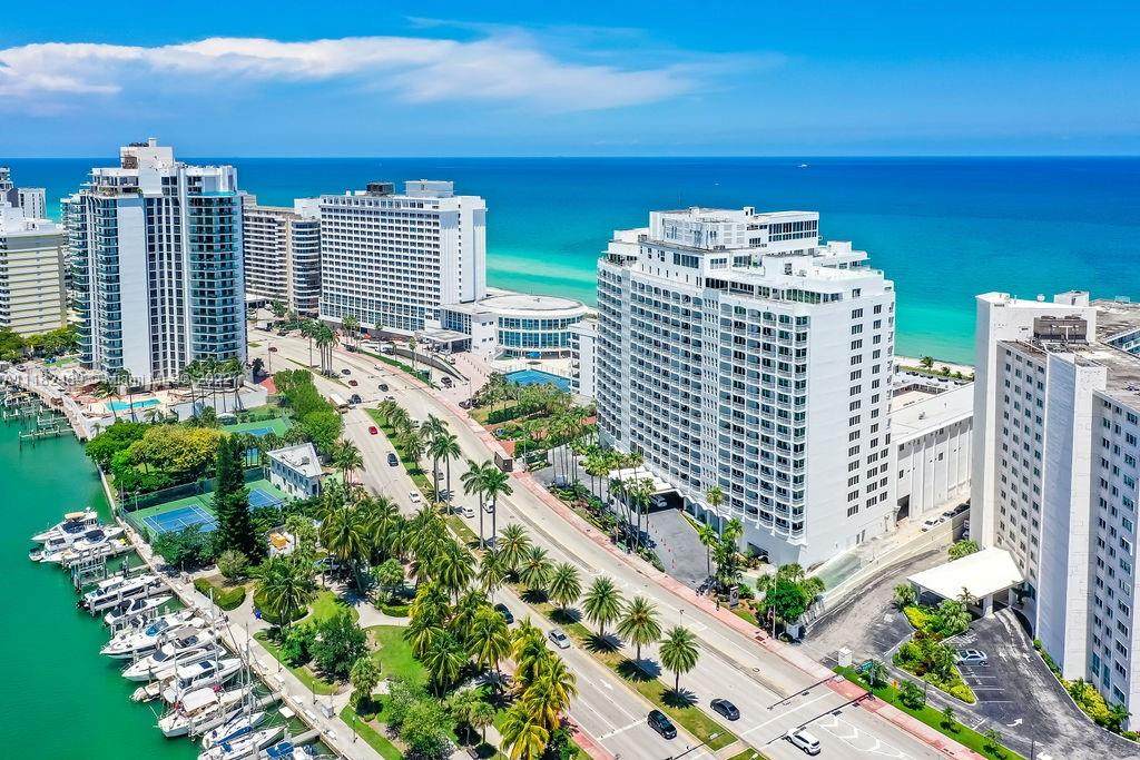 5401 Collins Ave - Photo 1