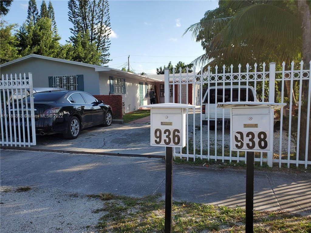936 105th St - Photo 1