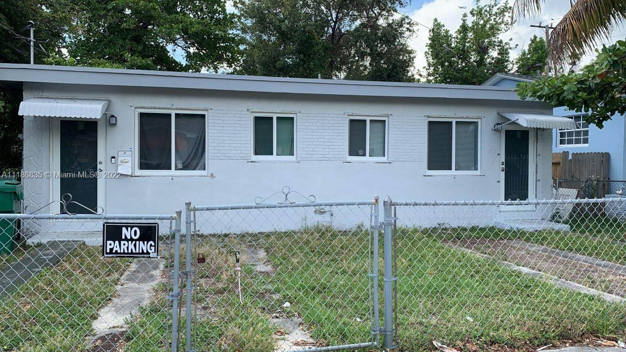 1610 51st St - Photo 1