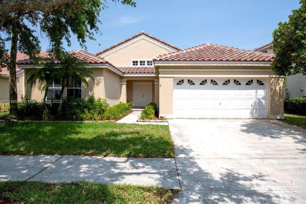 592 Carrington Lane - Photo 1