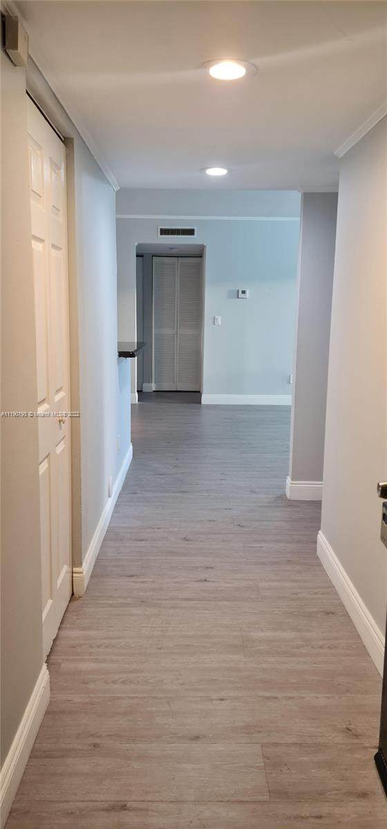 100 83 WAY - Photo 1